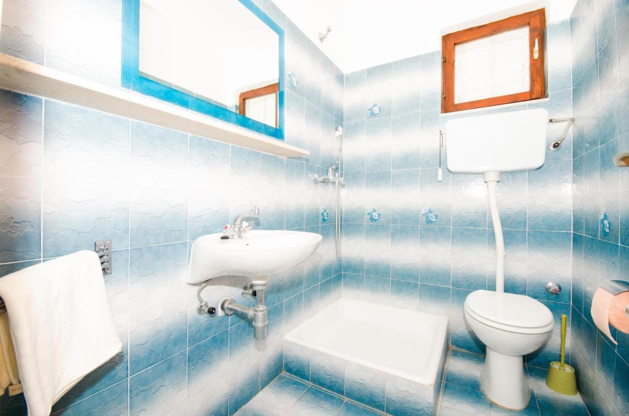 Guest House Rooms Rose Молунат Екстериор снимка